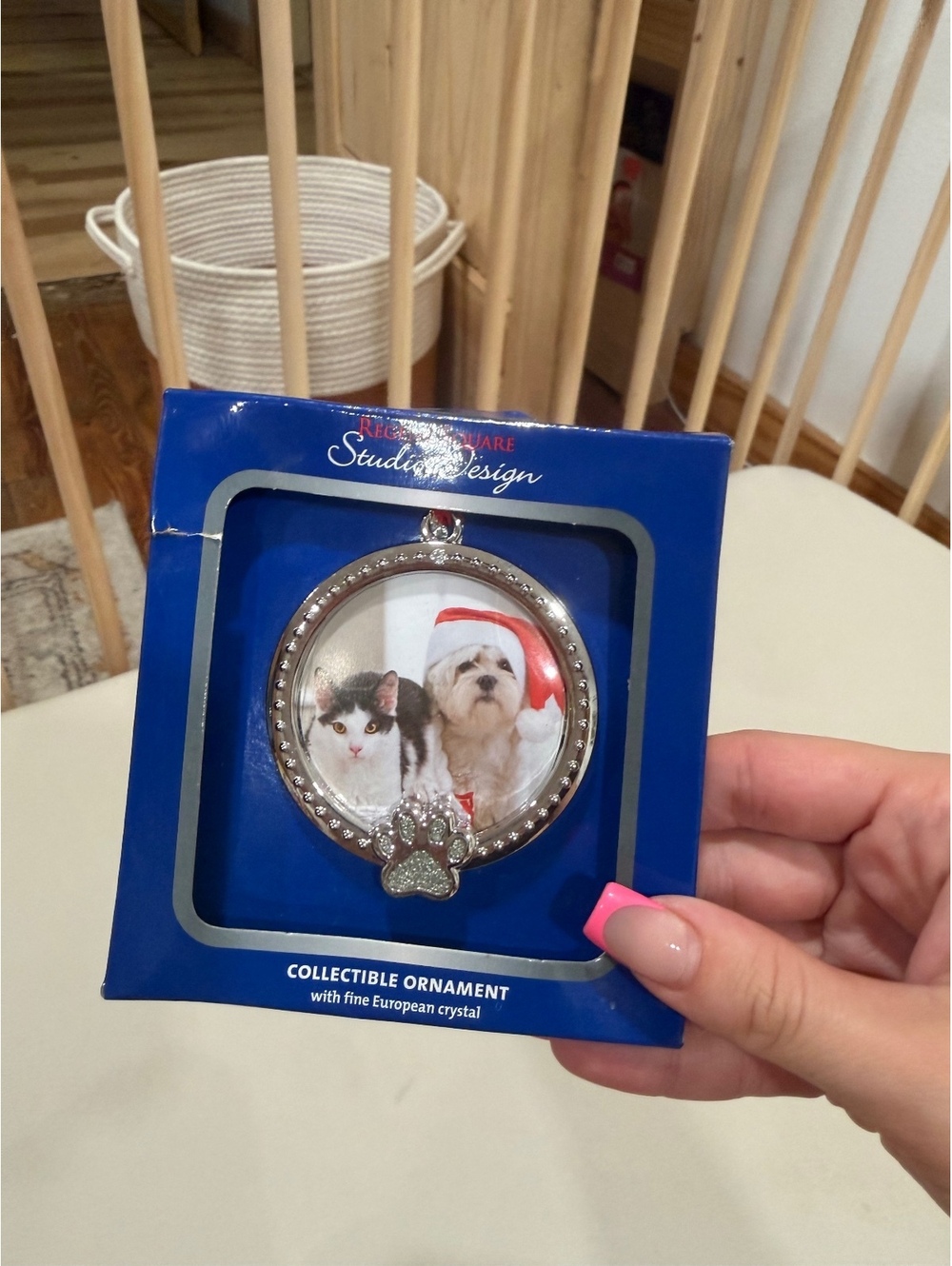 Cat collectible ornament
